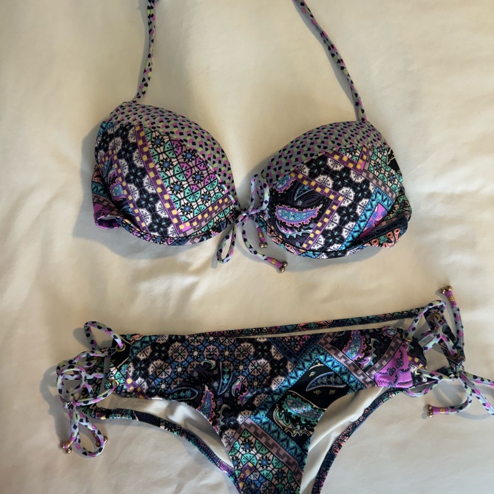 Paisley patterned bikini